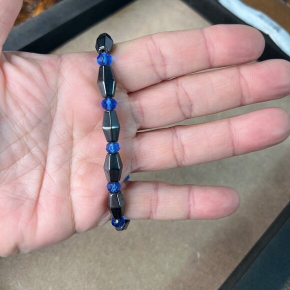 Hematite & Blue Bead Stretch Bracelet - Picture 4 of 4